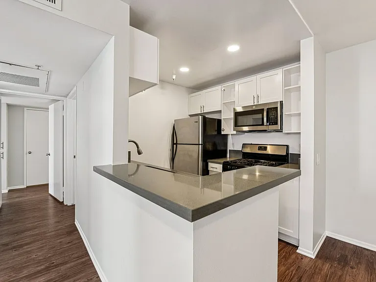 1223 Federal Ave — Photo 111