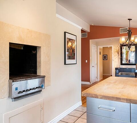 5th image of 13436 Strathern St