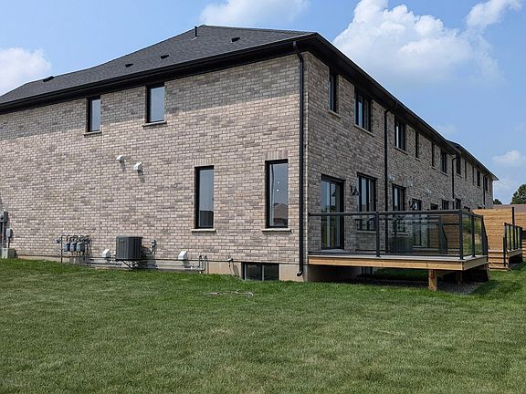 4th image of 40 Walker Rd