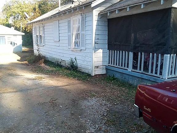2nd image of 1156 Cedar Grove Ln #A & B