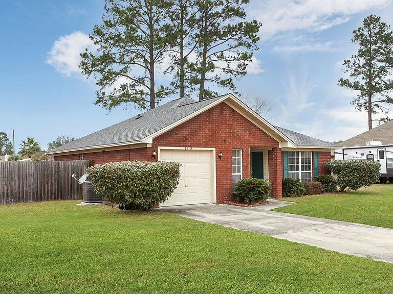 2115 Walberg Dr — Photo 5