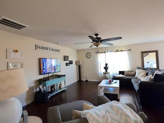 4th image of 518 Rock Island Way