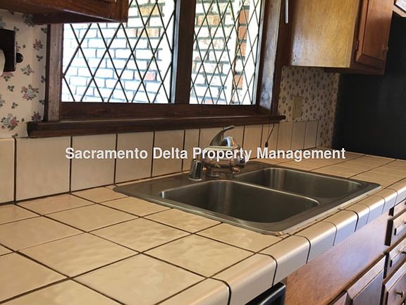 5th image of 9160 Cecile Way
