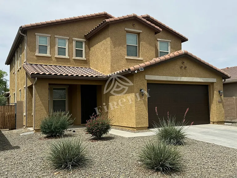 6802 N 86th Ln — Photo 1
