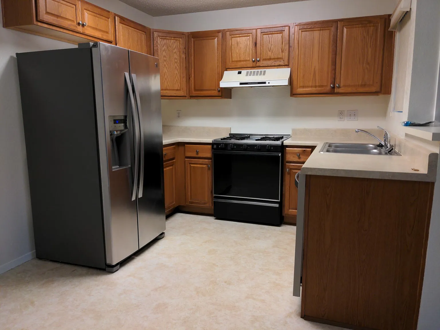2 bed, 850 sqft, $2,200 — Photo 3
