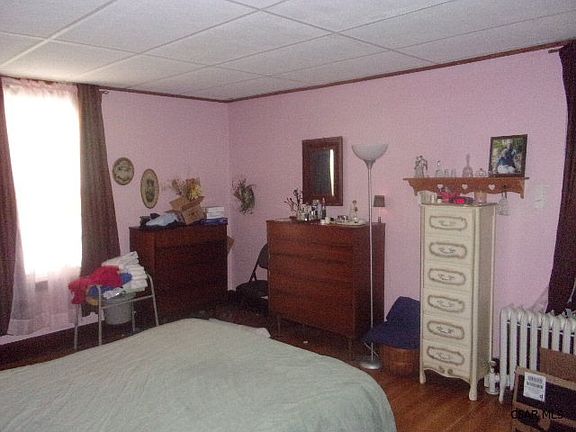5th image of 522 Market St