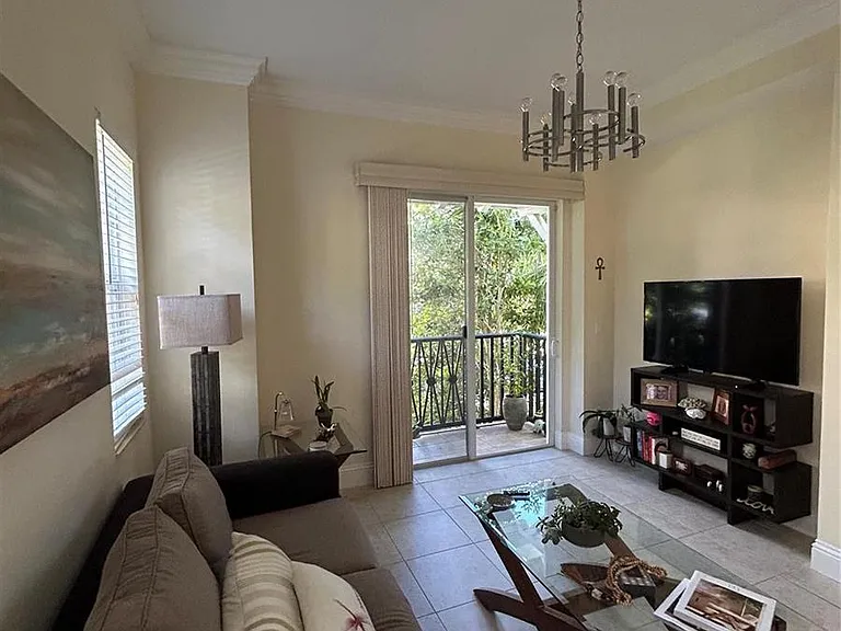 226 N Latitude Cir #205 — Photo 5