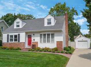 47 Mechanic St, Huntington, NY 11743