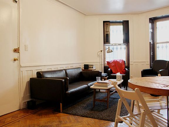 2nd image of 152 Halsey St APT 1