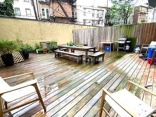 Rented by Bold New York | media 23