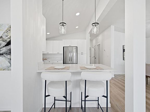 5th image of 9255 N Magnolia Ave Space 48