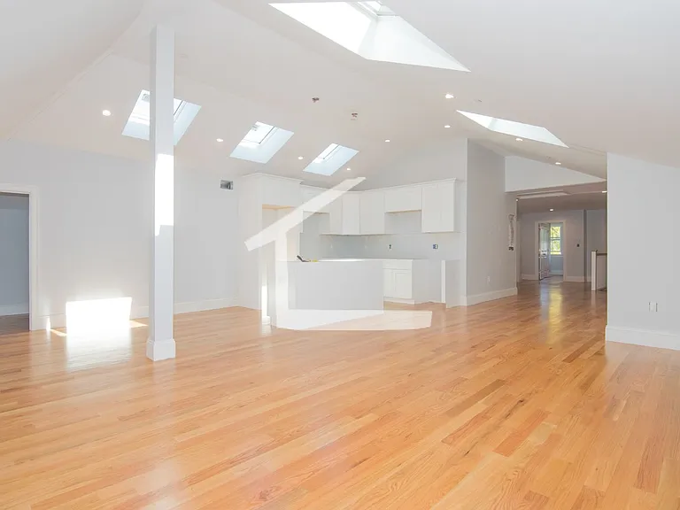 28 Murdock St #10 — Photo 5