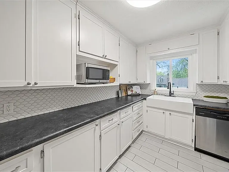 7100 Linden St — Photo 6