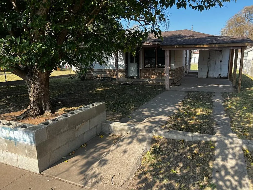 2 bed, 2.0 bath, 744 sqft, $1,200 — Photo 1