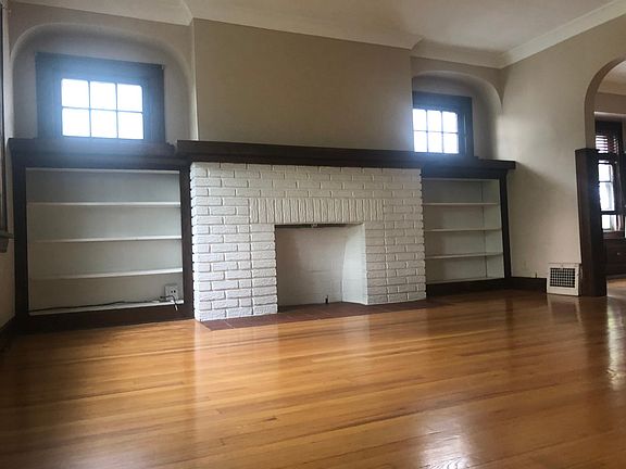 3rd image of 2034 Reveley Ave