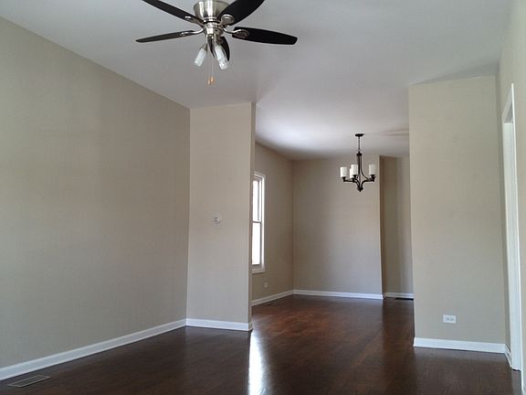 2nd image of 4907 W Wrightwood Ave