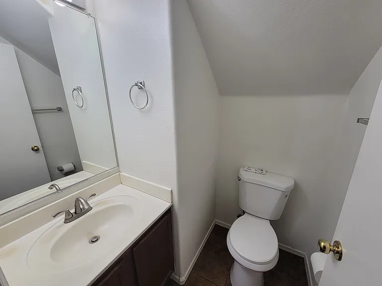 1289 E Clifton Ave — Photo 3