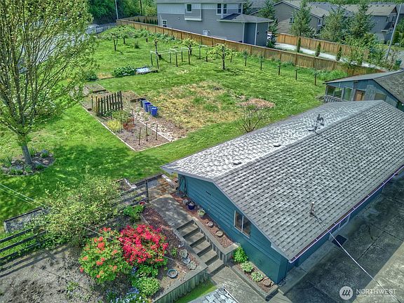 4th image of 12202 Seattle Hill Road