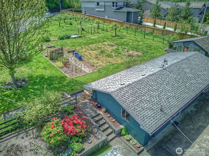 4th image of 12202 Seattle Hill Road