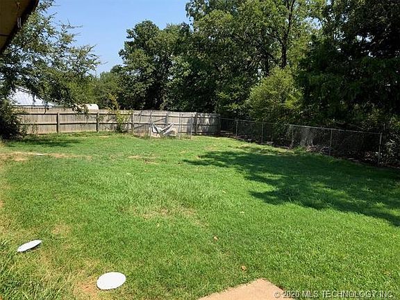3rd image of 688 S Ethan Allen Dr