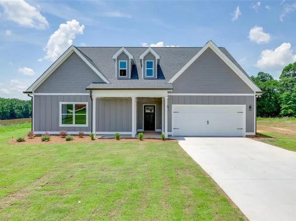 155 Creek Stone Dr, Hartwell, GA 30643