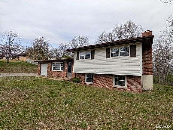 2nd image of 5304 Oakcrest Dr