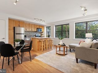 212 Oakwood St SE #209, Washington, DC 20032