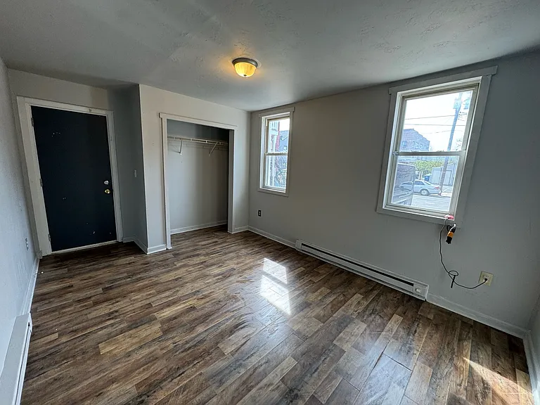 51 S Queen St #1 — Photo 18