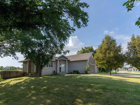 601 N Timberleaf Dr, Derby, KS 67037