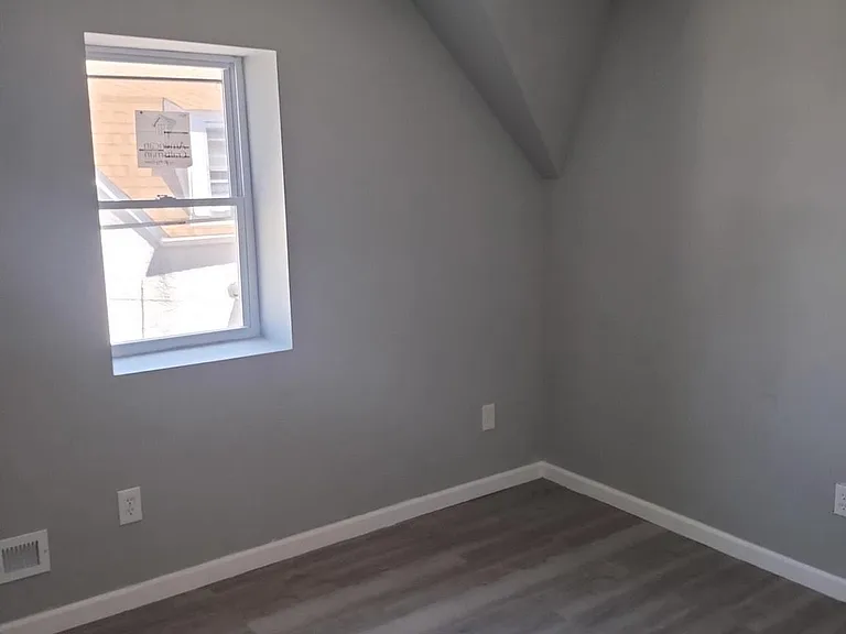 1115 White St — Photo 10