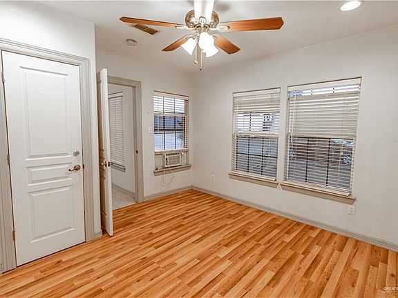 5th image of 820 Beech Ave APT 1
