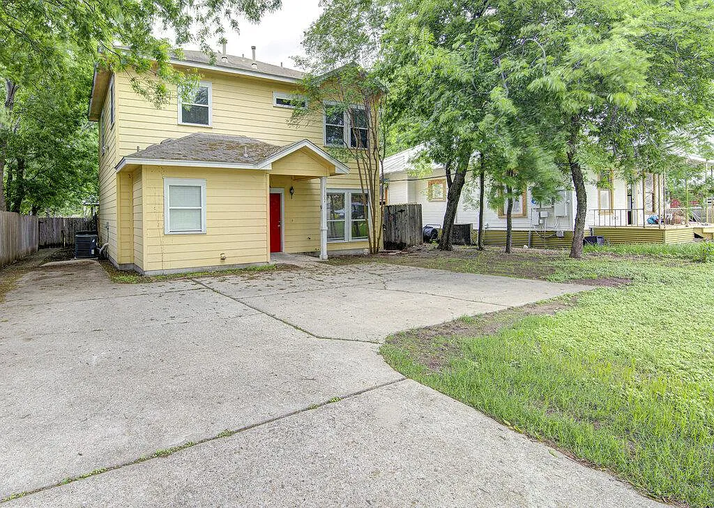 Building Photo - 1702 Singleton Ave #A