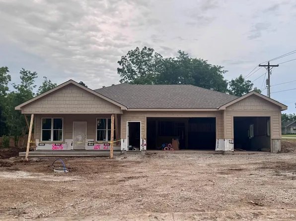 8675 Eagle Creek Dr, De Soto, KS 66018