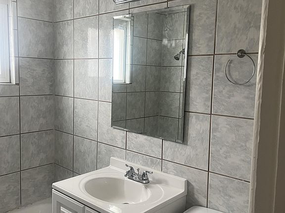 3rd image of 408 W Earll Dr APT 2