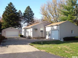750 Oak St, Galesburg, IL 61401