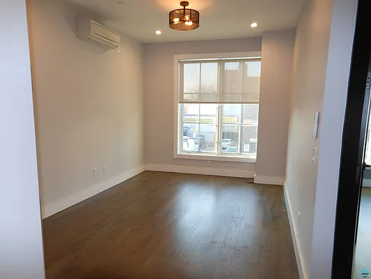 Rented by EXR | media 53