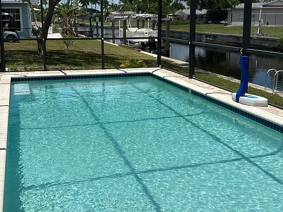 Beautiful newer pool with volleyball net. Ready to enjoy with friends and family!