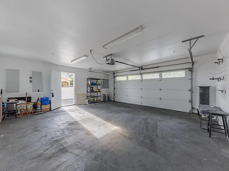 4240 Barrett Rd — Photo 53