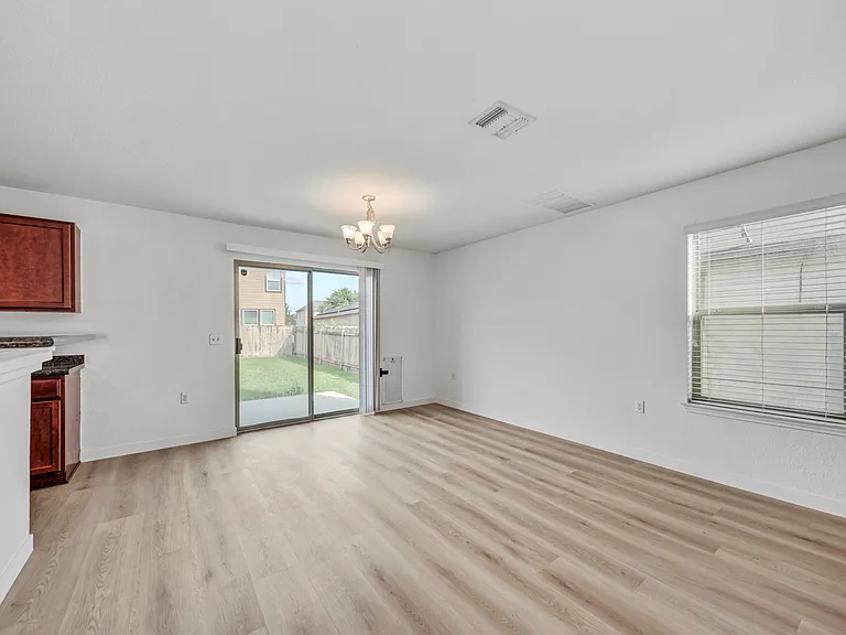 9012 Edmundsbury Dr — Photo 11