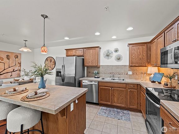 2nd image of 1411 Evergreen Park Drive SW #201
