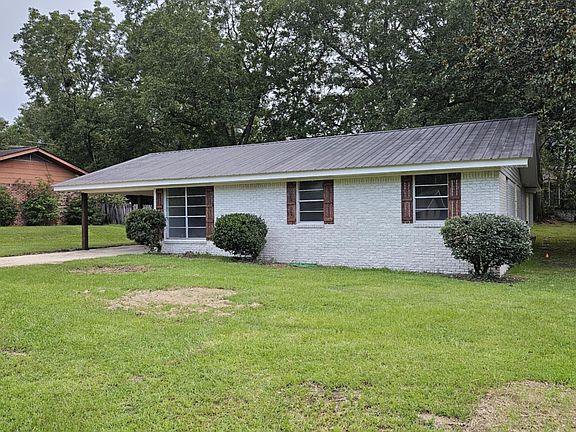 3rd image of 1203 Dawn Dr