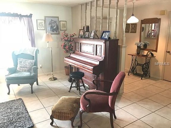5th image of 1530 Providence Cir