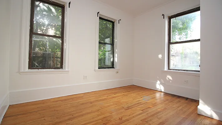 Rented by Nooklyn NYC LLC | media 21