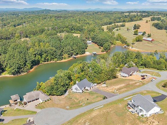 5th image of 41 Old Point Rd