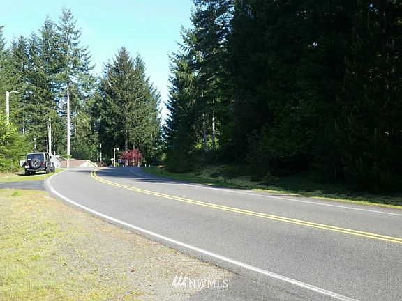 4th image of 51 SE Mt Constance Court