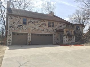 2385 Glen Gate Grade, Hartford, WI 53027