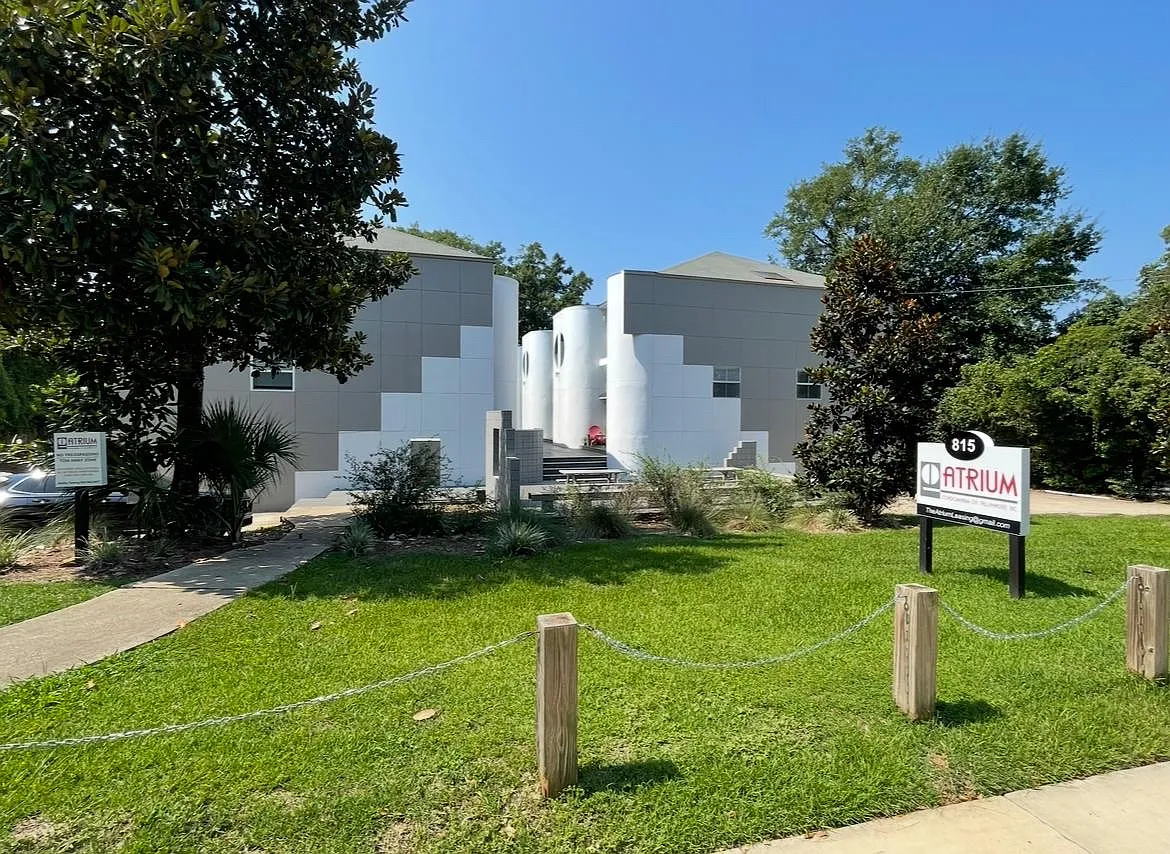 815 W Pensacola St — Photo 1