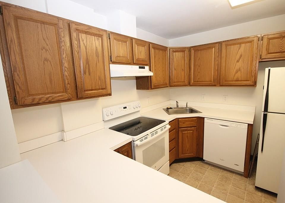 1st image of 9 Park Ave APT 107