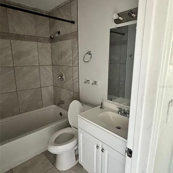 1112 Martin St #C — Photo 10