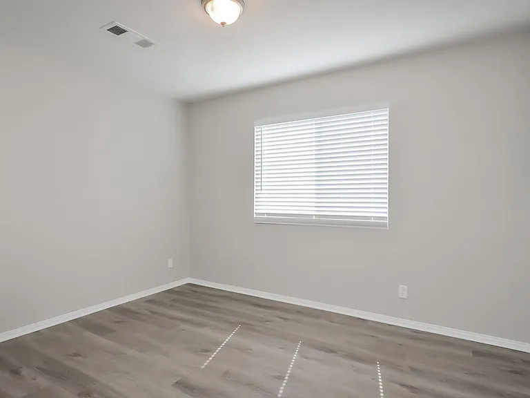 698 Senator Ct — Photo 12